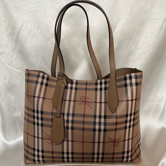 Burberry Lavenby Reversible Haymarket Tote - Picture 1 of 9